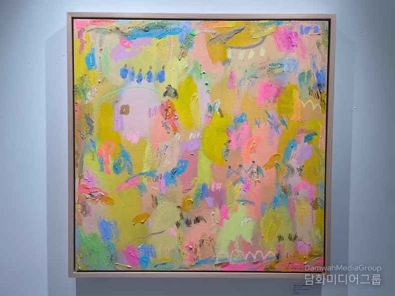 사랑의속삭임 72. 7 * 72. 7 mixed media on wooden panel 2021
