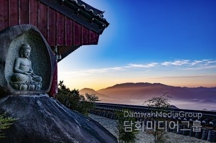 운해(雲海)를 품은 “곡성 천태암” 사진전 개최(사진-곡성군)