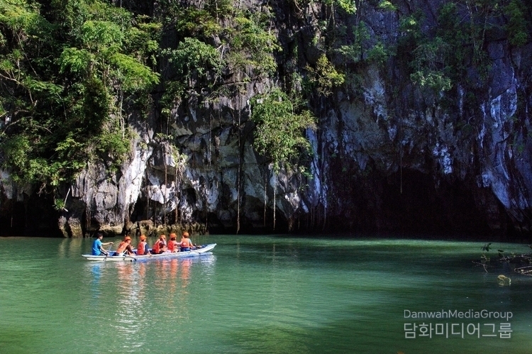 팔라완, 푸에르토 프린세사 지하강, 팔라완(Palawan)은 필리핀에서 가장 아름다운 자연경관을 자랑하는 섬 중 하나이며, 그 중심 도시인 푸에르토 프린세사(Puerto Princesa)는 세계적으로 유명한 지하강(Underground River)을 품고 있는 곳입니다.