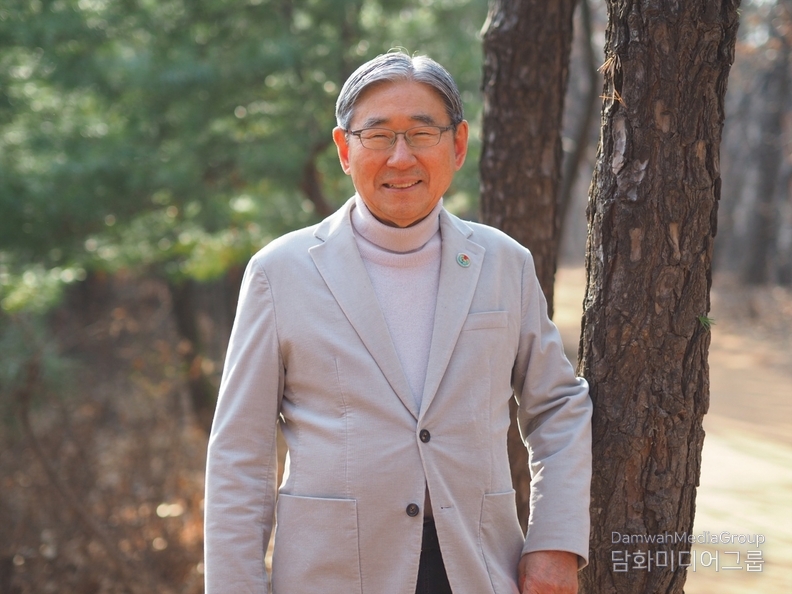 맨발로 걷는 즐거움의 저자 박동창 회장