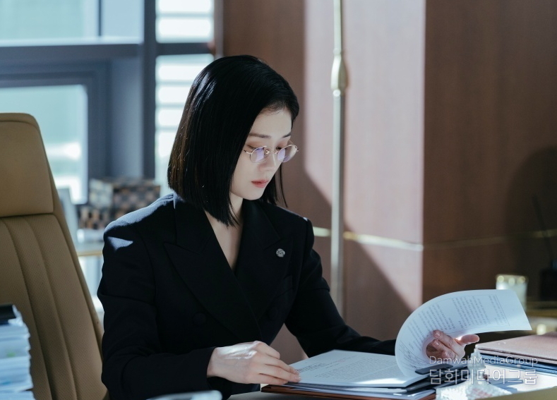 ‘베테랑’ 파트너변호사 장나라X김준한, 눈빛만 봐도 통하는 ‘갓’벽 호흡 선후배 케미스트리