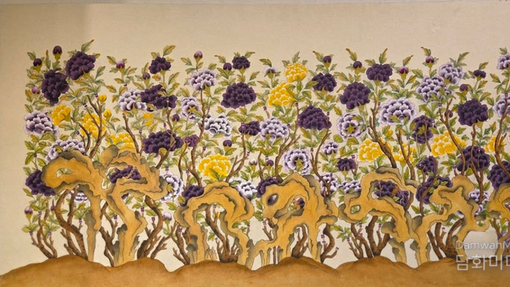 [담화총사 칼럼] 이연희 작가의 '괴석모란'으로 읽는 "K-민화의 내공"